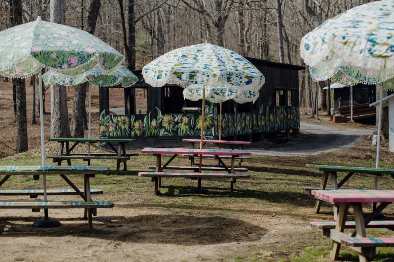 ホテル Camp Swann Tracy City エクステリア 写真